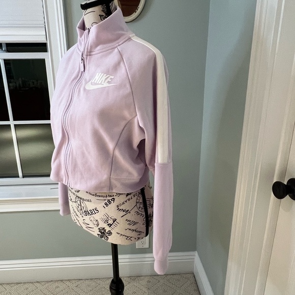 NWOT Nike Crop Jacket with Strips on Sleeves | Size Small | Light Purple - Picture 5 of 12